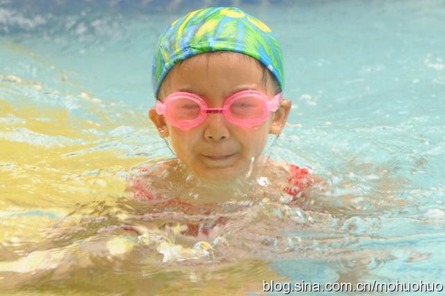 为什么越来越多的小孩子学游泳