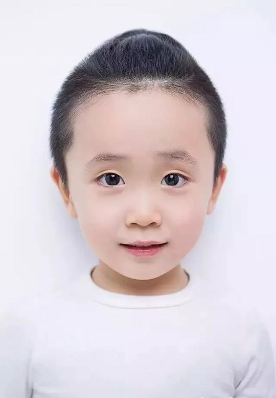 顺义亲子与小鬼当佳携手,为粉丝宝宝们免费提供儿童证件照服务!