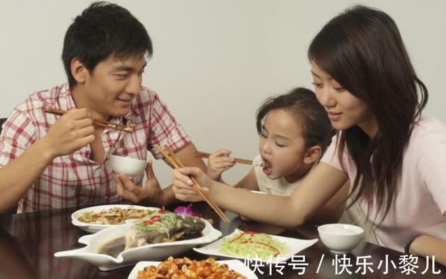 为什么不能在吃饭的时候训孩子
