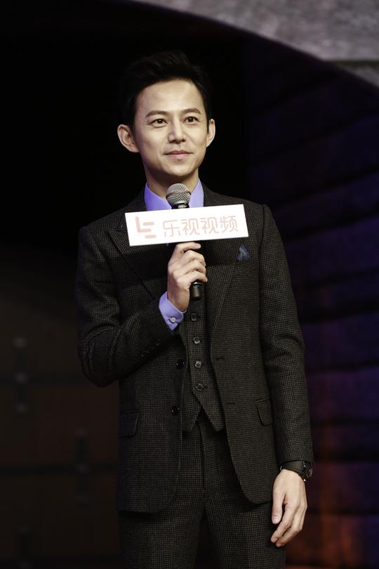作为《奔跑吧兄弟》,《爸爸回来了》前总导演岑俊义的创业首秀,《单身