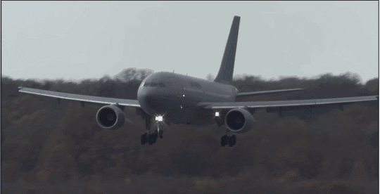 罕见的空客a310侧风中降落,你听过这架飞机的故事吗?