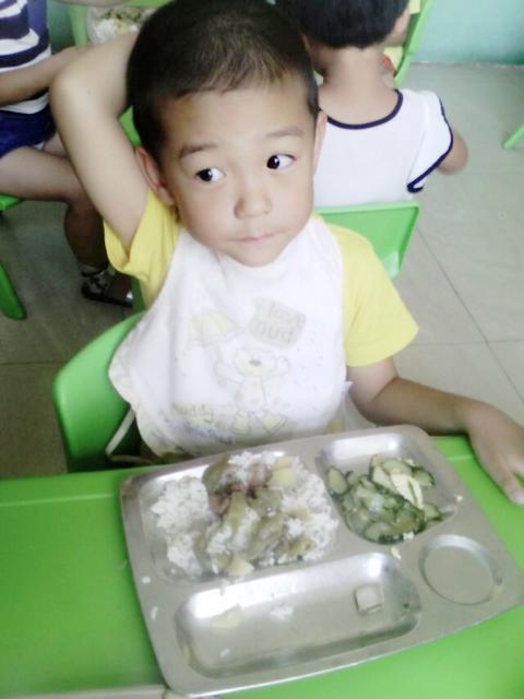 幼儿园的伙食不好怎么办