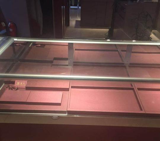 二手珠宝柜台展柜低价转让出售—石家庄办公家具