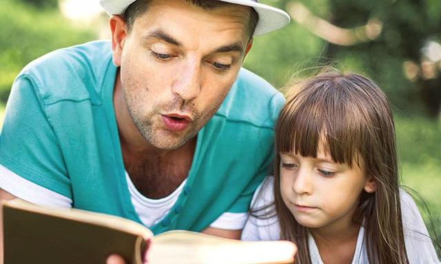 玩手机对孩子有什么危害