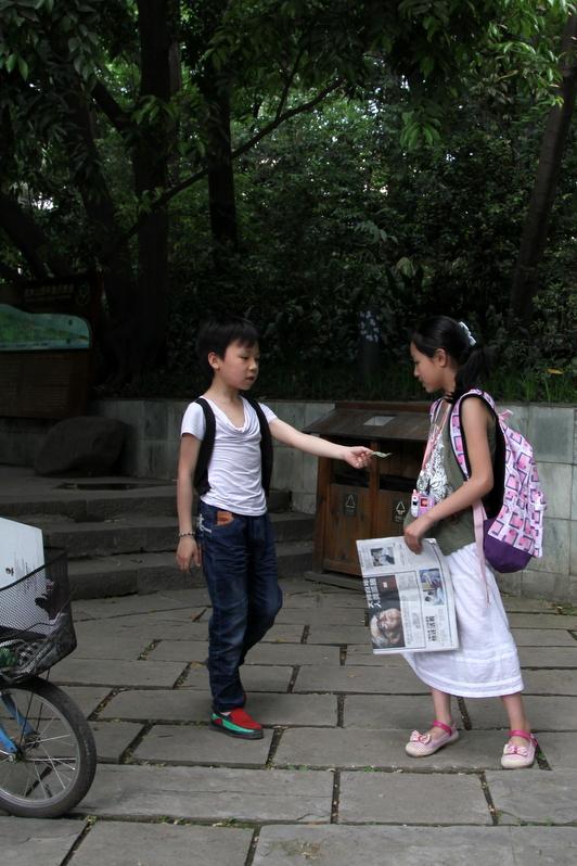 看图说话——路灯,影子和小伙伴_市井小人_新浪博客