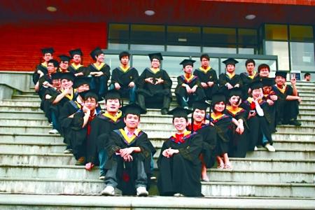 盘点20张最搞怪最雷人最创意的大学生毕业照(组图)