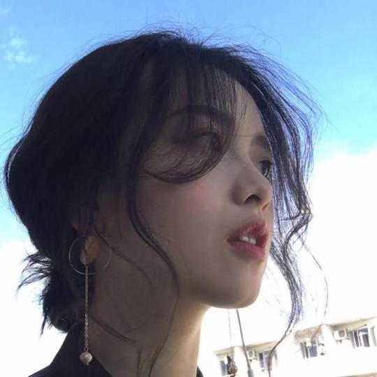 女生套图素材同一个人带视频，微信美女生活照套女套图照片