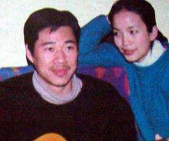 张丰毅老婆是哪位怕老婆不丢人这才是真爱