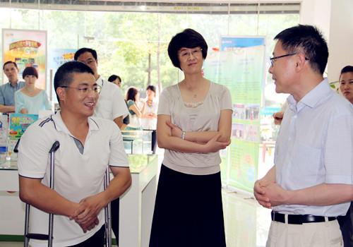 戚哮虎副市长肯定西湖区残疾人就业创业工作