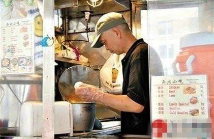 支招:上海月收上万的地摊生意[组图]-快递员麻