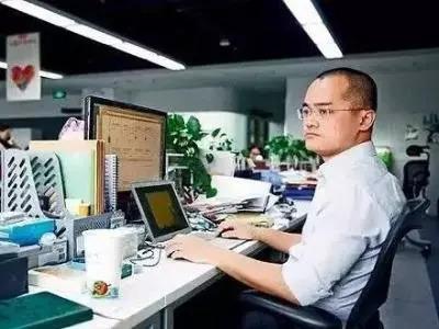 2007年初,从千橡离职后的王兴,携带5名创业伙伴,租下了华清嘉园甲13号
