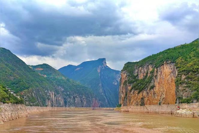 长江三峡分别是哪三峡？