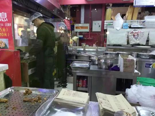探店|胡军代言的炸排骨店顾客一拨接一拨