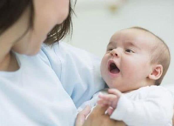 刚出生的小宝宝睡眠是件大事