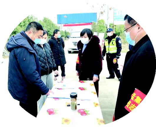 有关李文亮生前的活动照片和视频也被人传上了抖音.