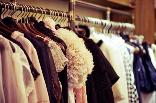 做了好几年服装生意的老板告诉你:网购时代实体服装店怎么挣钱
