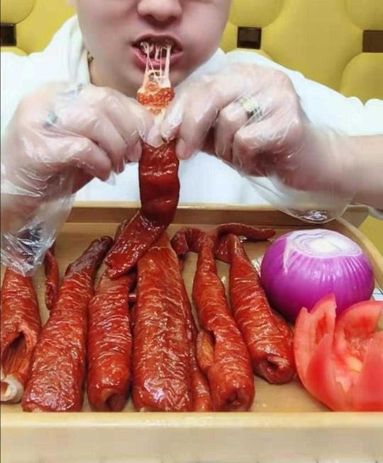 香辣拉丝大肠熟食野红哥网红快手空心无油真空包装即食整条大肠头