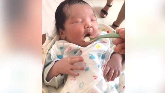 宝宝刚出生多久喂一次奶粉