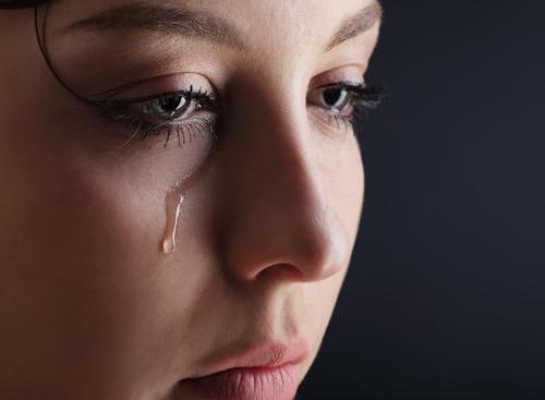 流眼泪哭泣的美女素材下载,流眼泪哭泣的美女模板下载,哭泣的女人