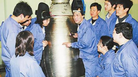 焊接技术第一人,美国亲自邀请参与攻关,百万年薪带不走他