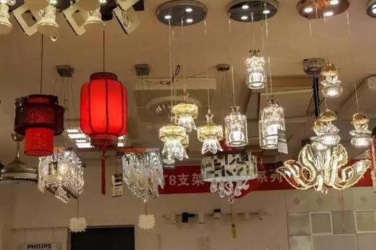 如果灯具建材实体店卖假货,卖一个流失n个客户,他的生意之路,很快就会