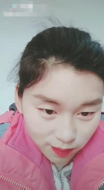 抖音惊现女版“邓伦”，低头的那一瞬间，网友:失散多年的妹妹?