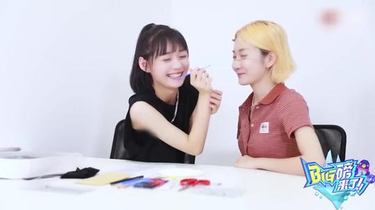 乃万灵魂拷问，吴亦凡赛车好绝，刘昊然被萌犬围堵!