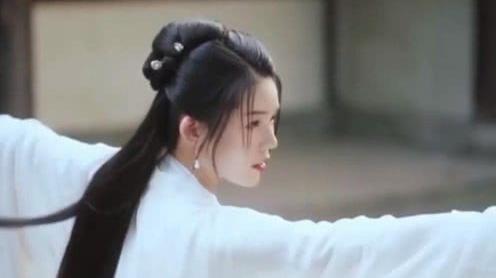 抖音热搜榜上的四首歌曲，最后一首唯美古风，网友纷纷打call