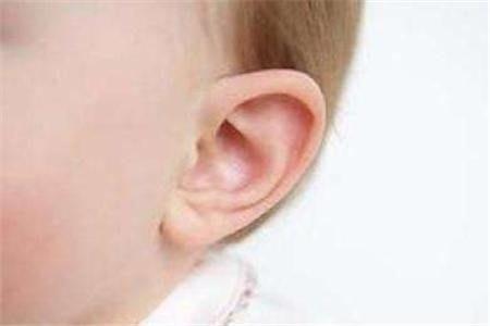 孩子说耳朵疼是中耳炎吗