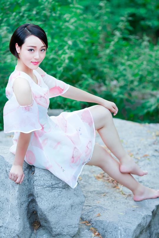 清新美女~~邓芯颖【夏日清新美女素材】+《歌霸天下》