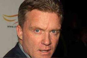 安东尼·迈克尔·豪尔