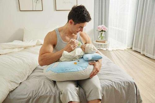 宝宝几个月能竖抱稳