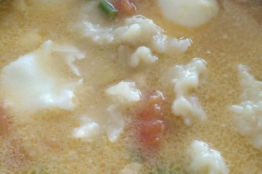 【10分钟快手菜单身晚餐】西红柿疙瘩汤