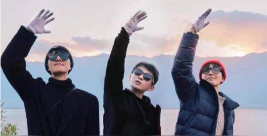 脑洞全开的《嗨放派》，直达心底的《你好生活》，慢综艺终将封神