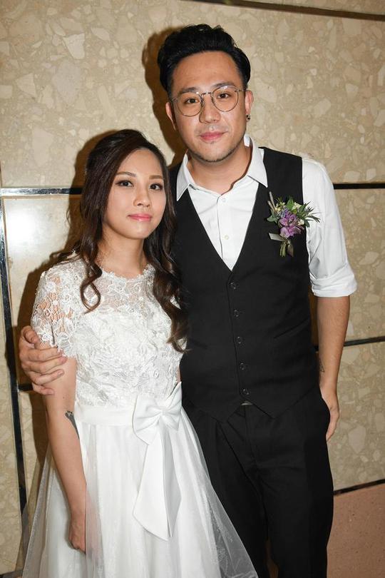 张致恒结婚高调亲吻老婆坦言希望twins原谅