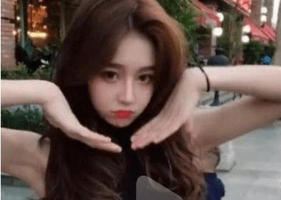 20岁少女抖音直播忘开美颜,1小时掉粉13万,网友:照片