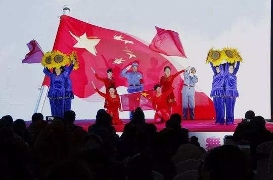 悠长舞蹈队《五星红旗飘起来》