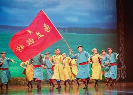 山城吹来草原风情景歌舞《草原上的乌兰牧骑》重庆巡演落幕