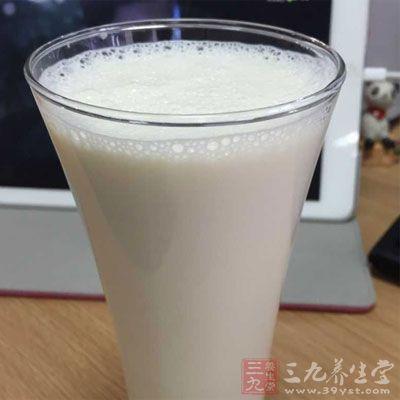 十岁孩子睡前喝牛奶好吗