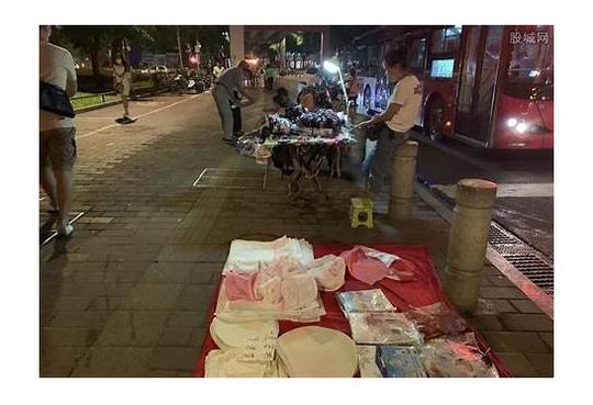 摆地摊卖什么赚钱这几个地摊生意利润高