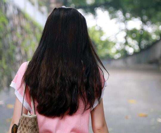女大学生兼职网络主播月入11万