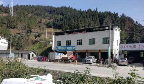 七里冲加油站正对面一楼500平米