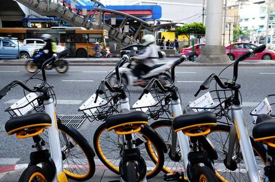 聚焦>>正文新加坡创业公司obike近日将无桩共享单车引入泰国