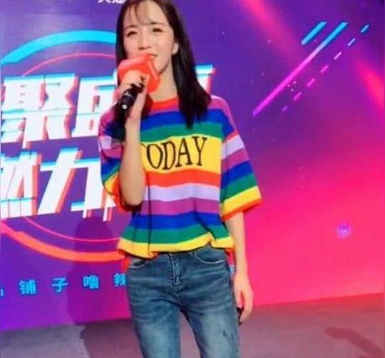 抖音莉哥素颜的神秘面纱被揭开,素颜打回原形