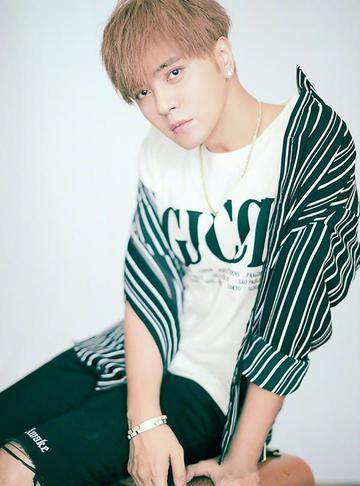 罗志祥呕吐表情包gif