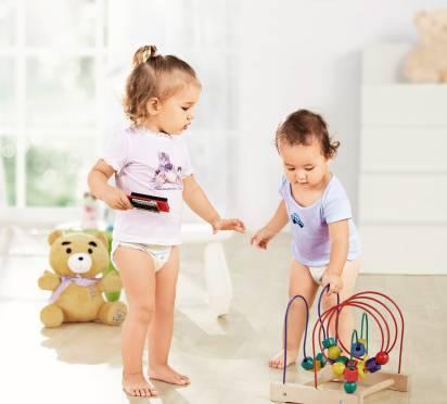 宝宝多大可以不用穿纸尿裤了