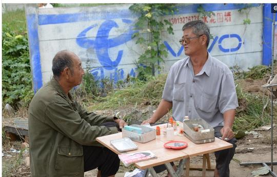农村大叔做"无本"小生意日收入竟然过百元!一起看看是