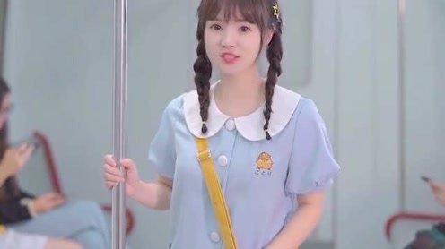 美女歌手翻唱《想见你》，人美歌甜，抖音上点赞上百万