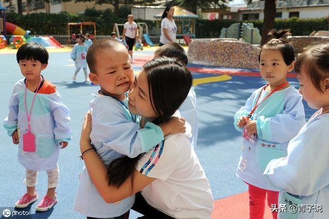 第一次送孩子上幼儿园该送什么