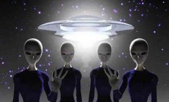 蜥蜴人和灰人的关系:敌对关系，背后都控制着人类(图3)